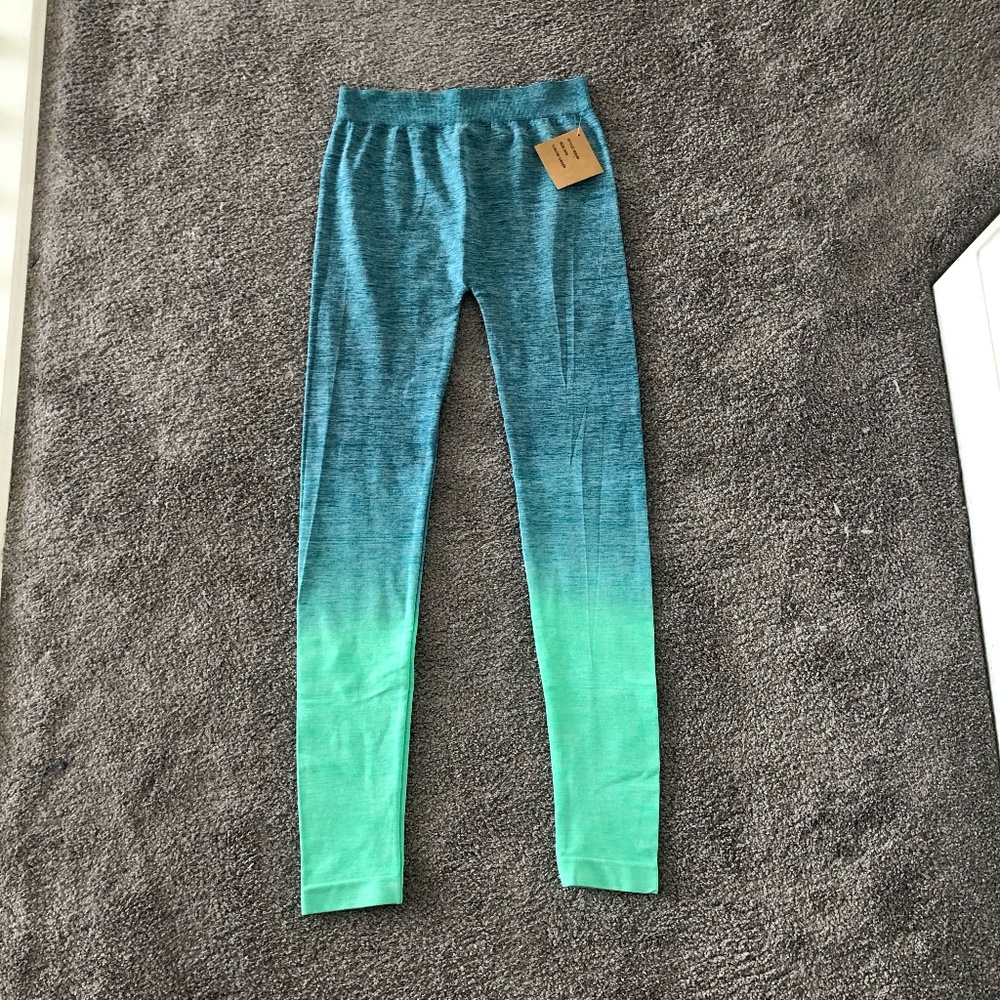 NEW Maze Collection Ombre Leggings